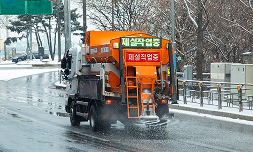 제설작업중인 차량