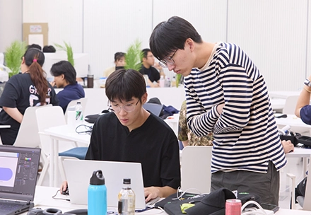 바이브코딩 해커톤 내부 행사 사진