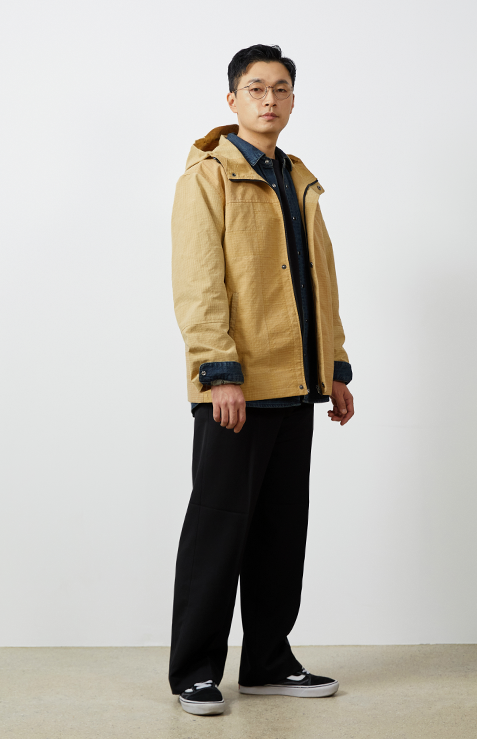 자켓 샘플 이미지: 전신샷 측면